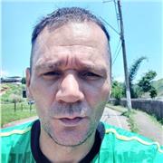 Professor de português ensina crianças